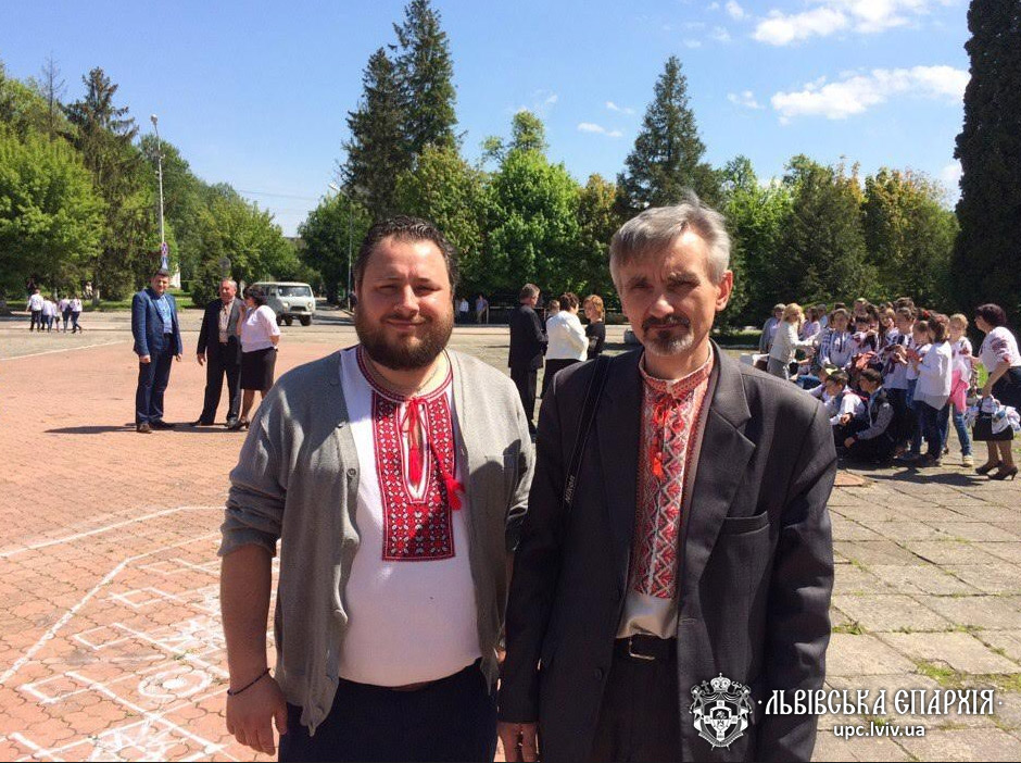  Керівник єпархіального відділу Місіонерства, релігійної освіти та катехизації  взяв участь у Бориславському міському флеш-мобі вишиванок "Ми українці"