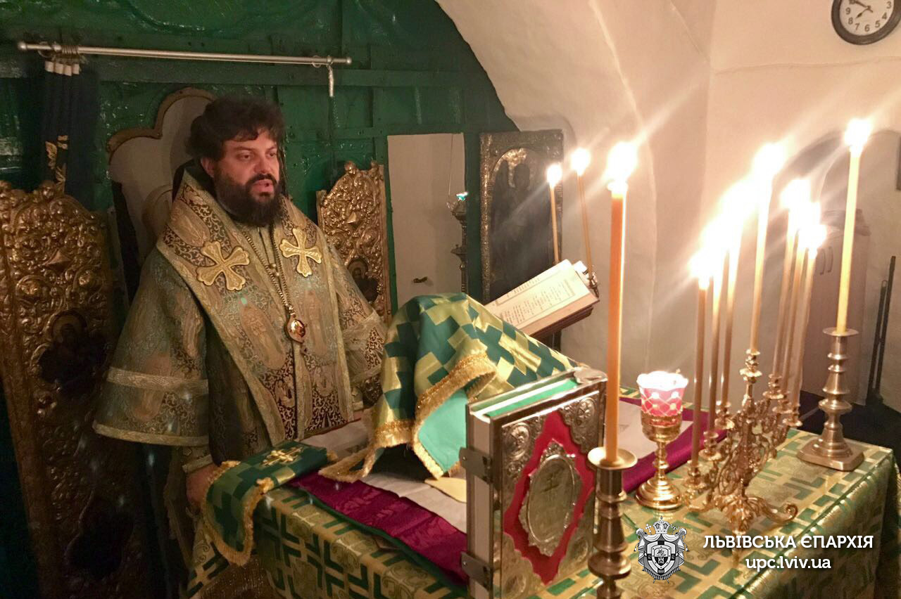 Архієпископ Філарет звершив Літургію в Києво-Печерській Лаврі