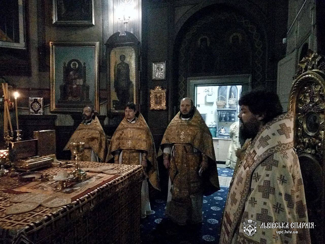 Архієпископ Філарет звершив нічну Літургію в Георгіївському кафедральному соборі м.Львова