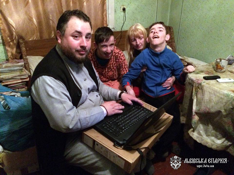 Клірики Дрогобицького благочиння відвідали особливу сім‘ю